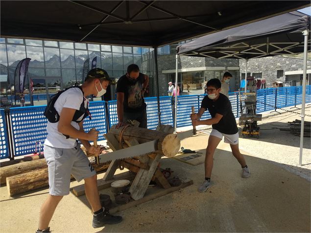Atelier de fabrication de tabourets en famille et pass partout!_Le Corbier