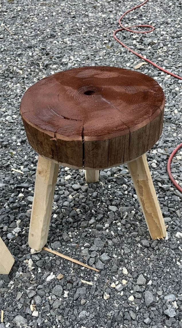 Atelier de fabrication de tabourets en famille et pass partout!_Le Corbier