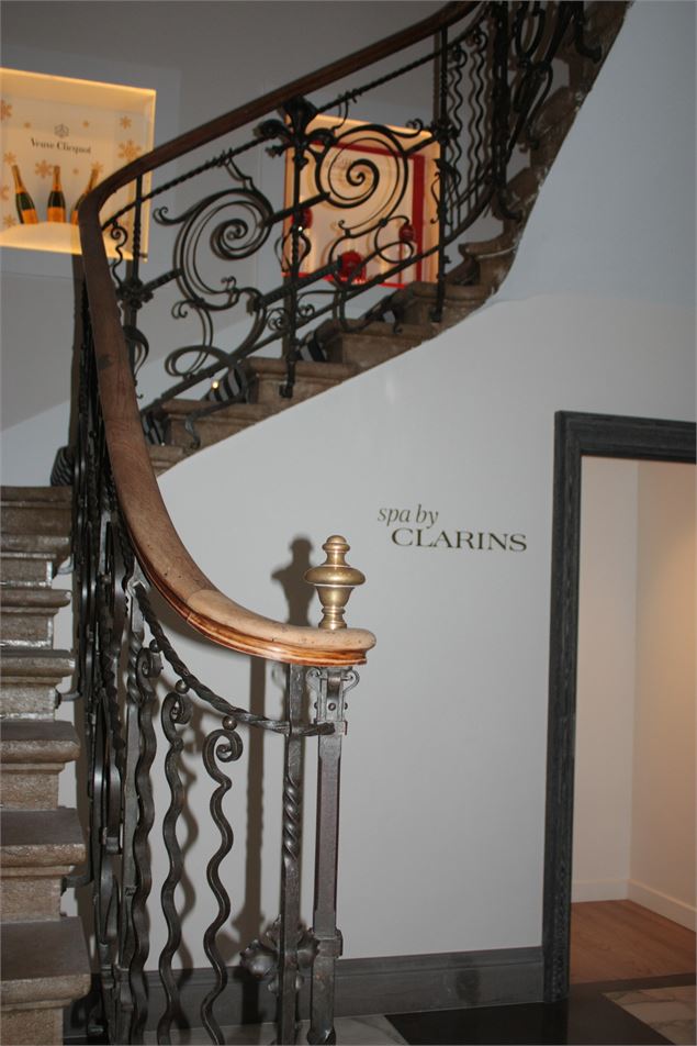 Escalier hôtel mont Blanc  - Ch Boymond Lasserre