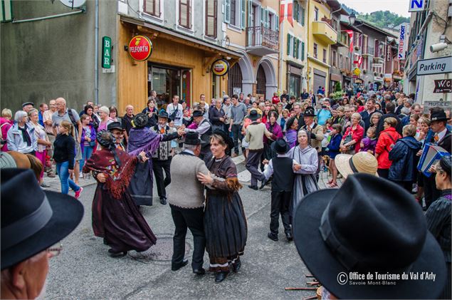 Groupe folklorique le Biau Zizé - Office de Tourisme du Val d'Arly