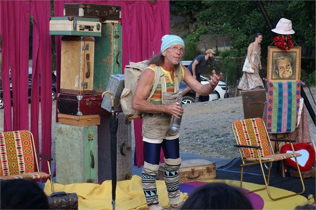 Spectacle familiale : Le Valpiniste_Montchavin-les-Coches - La Compagnie Monsieur Bû