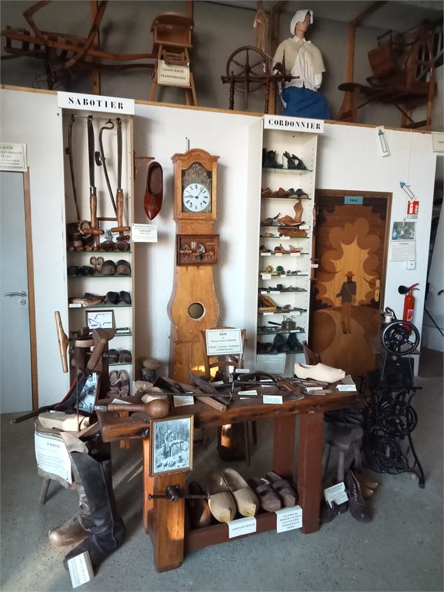 - Musée d'Ambronay