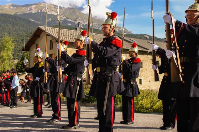 Pompiers de Bramans en tenue Empire - DPT73