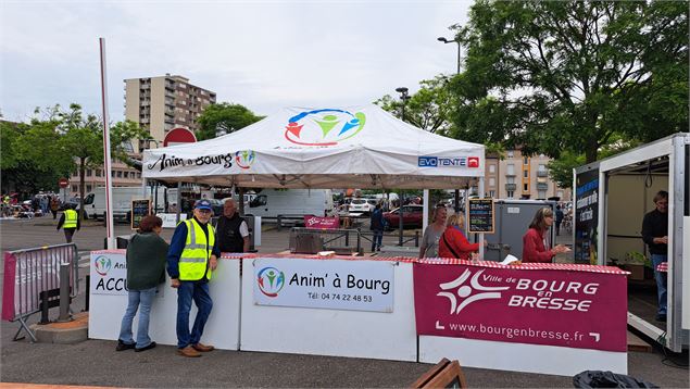 vide-grenier1 - Anim à Bourg
