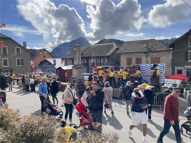 Vide-grenier de la Foire d'automne - Praz de Lys Sommand