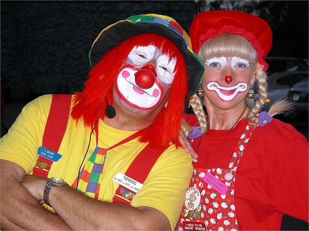 Colorful clowns - Karin Dirx