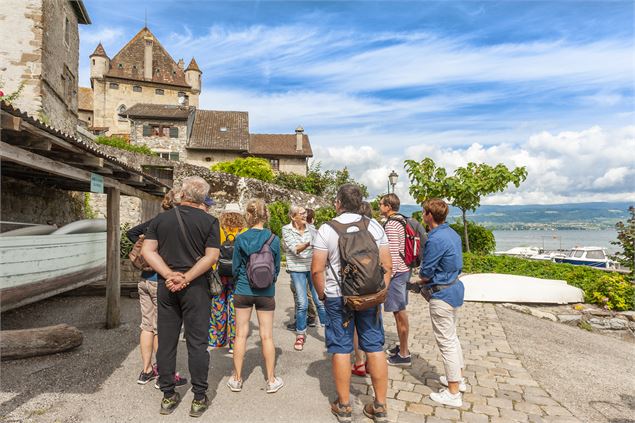 Photo d'une visite guidée avec un guide - Destination Léman Antoine Berger