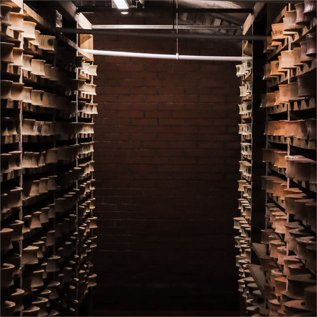 Visite des caves d'affinage Paccard_Manigod - OT Manigod