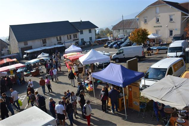 Foire commerciale - Mairie d'Hotonnes