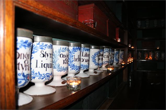 Apothicairerie aux chandelles - Josy Leblanc