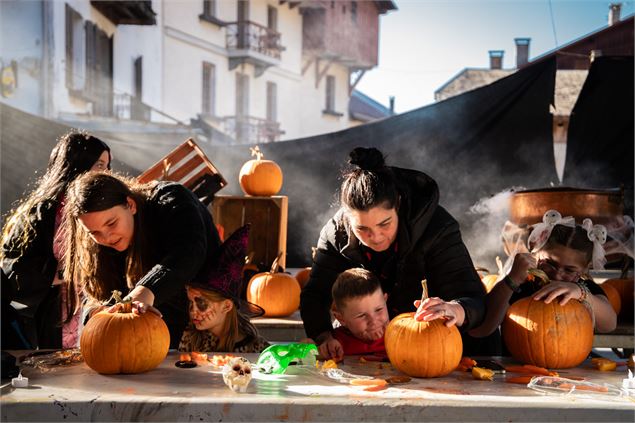 L'Automne des Petits Monstres_Samoëns - stephanie charles