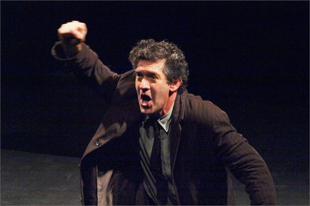 Luc Chareyron : Ça résiste ! - Théâtre - Festival Antibrouillard - Violaine Parcot