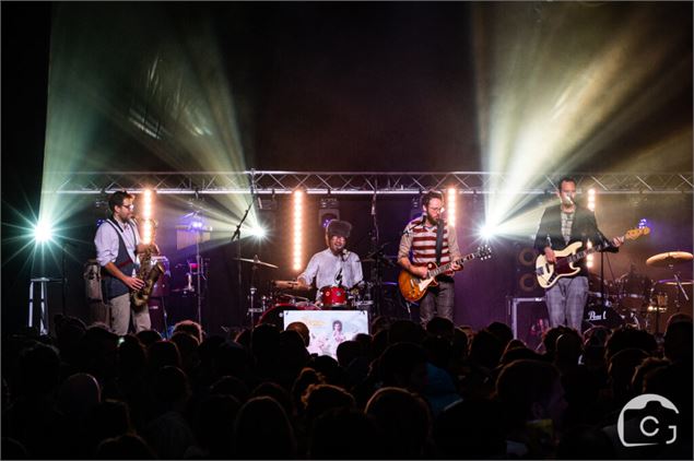 Descente aux flambeaux du nouvel an_Les Belleville