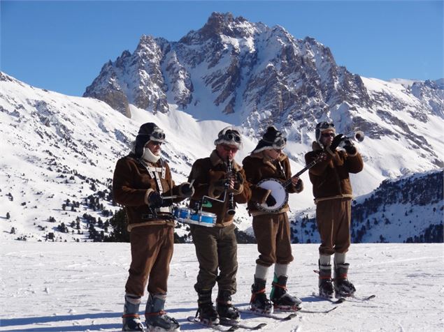 Déambulation musicale - téléphérique Jazz Band_Saint-Martin-de-Belleville