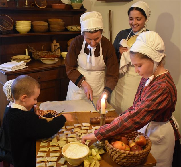 Fabrication des traditionnelles rissoles - Ecomusée du lac d'Annecy