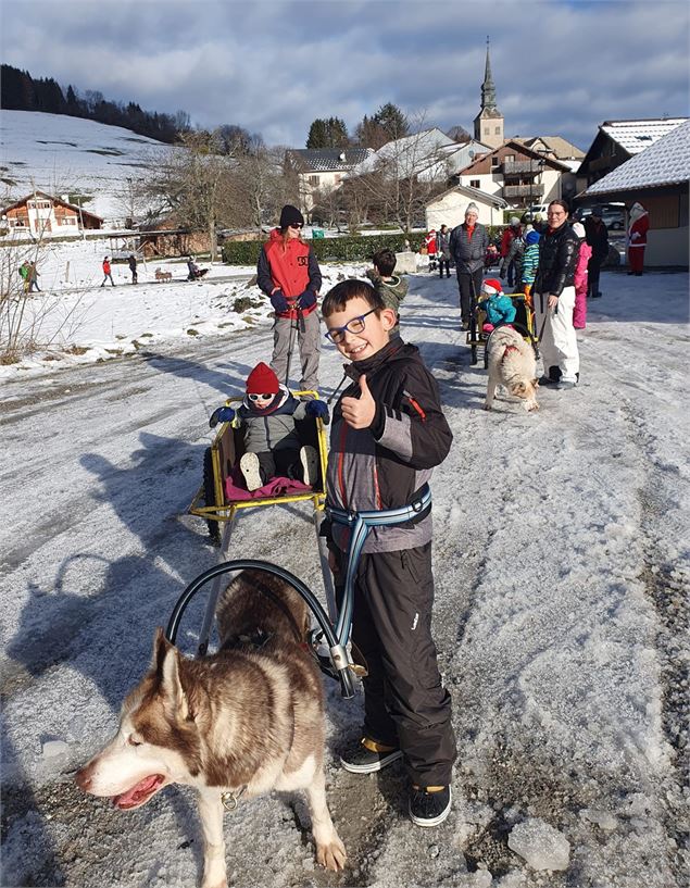 Chiens de traîneaux, Père Noël et Papillotes_Vailly - Catherine Mermin