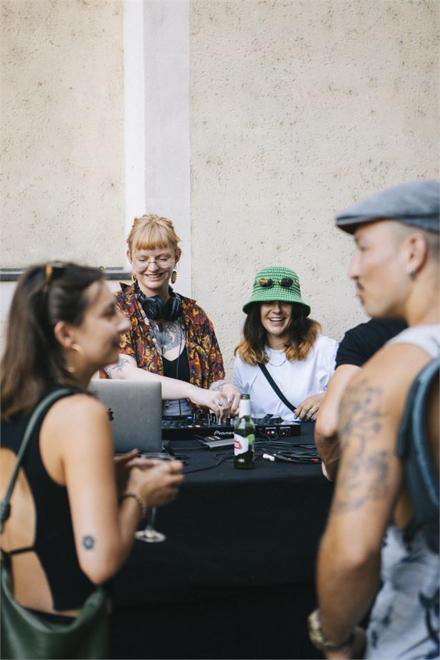 La Magie de l'hiver au Faubourg Montmélian - Clara Ferrand