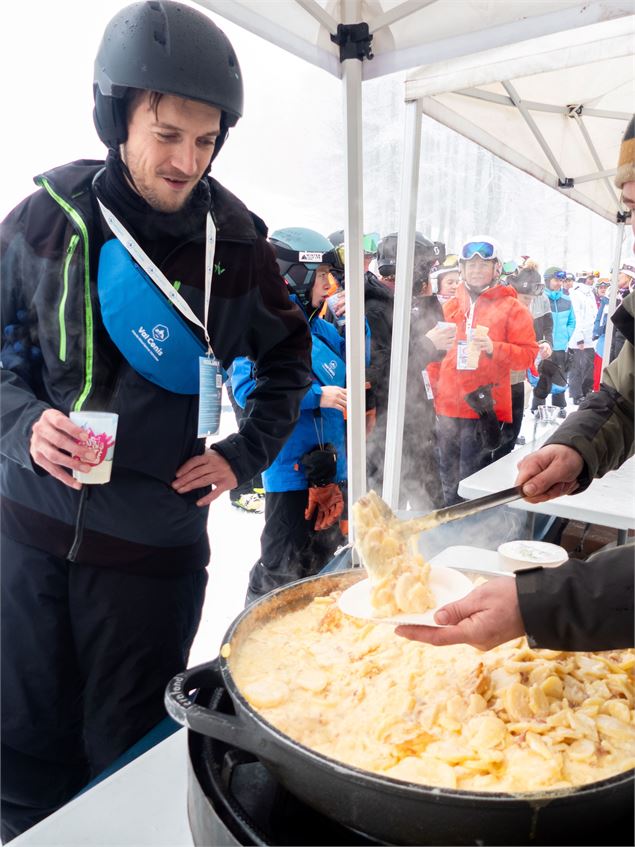 Dégustation de tartiflette - F.Monot - OTHMV