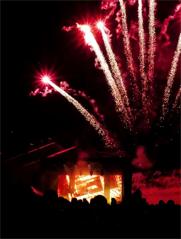 Concert et feux d'artifice - F.Monot - OTHMV