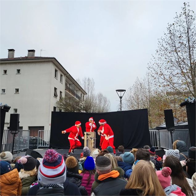 Féerie de Noël - Comité des fêtes d'Annecy-Le-Vieux