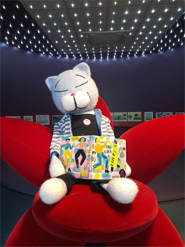 bébé bouquine - DR