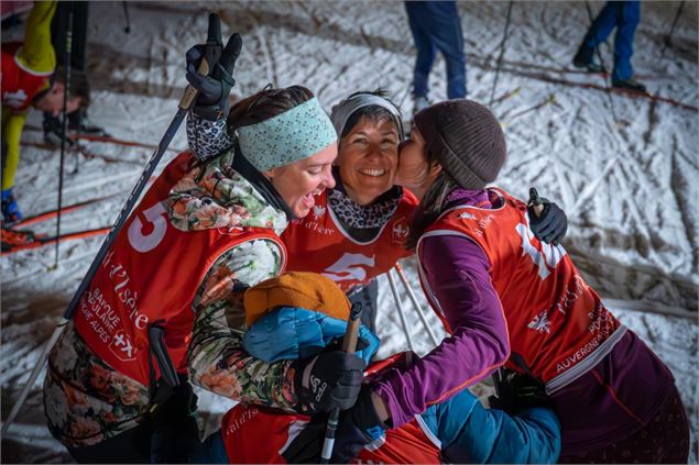 Skieuses lors de la cours de ski de fond nocturne à Val d'Isère - Val d'Isère Tourisme