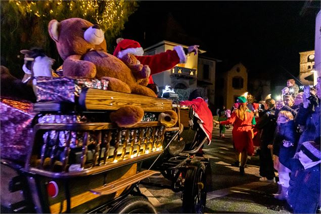 Parade du Père Noël - Office de tourisme de Samoens