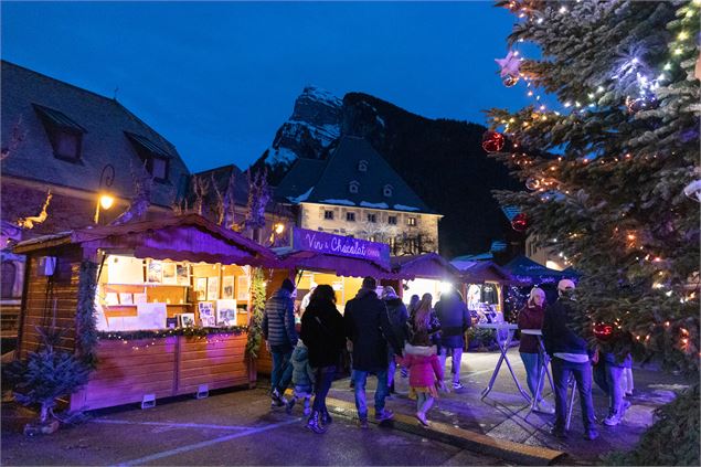 Marché de Noël - Office de tourisme de Samoens
