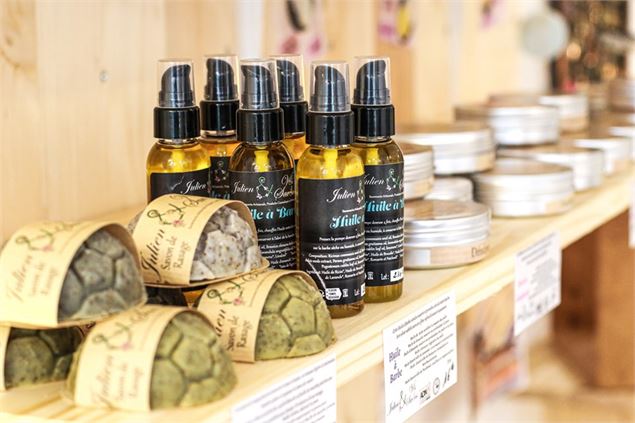 Marché de Noël_Bâgé-le-Châtel - Office de Tourisme du Pays de Bâgé et de Pont-de-Vaux