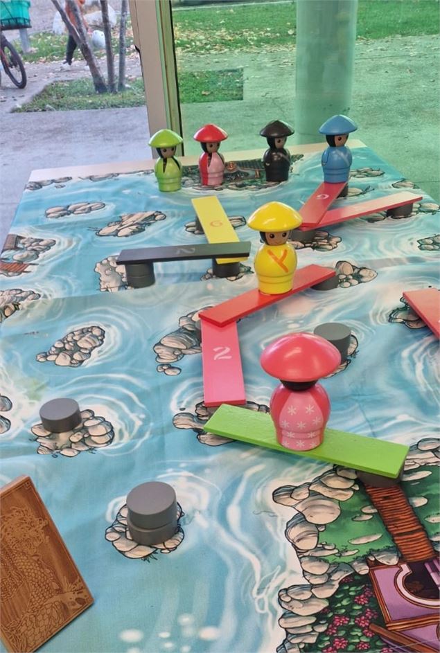 Jeux de société, villes animées et campagnes enchantées_Annecy - © Studio CC