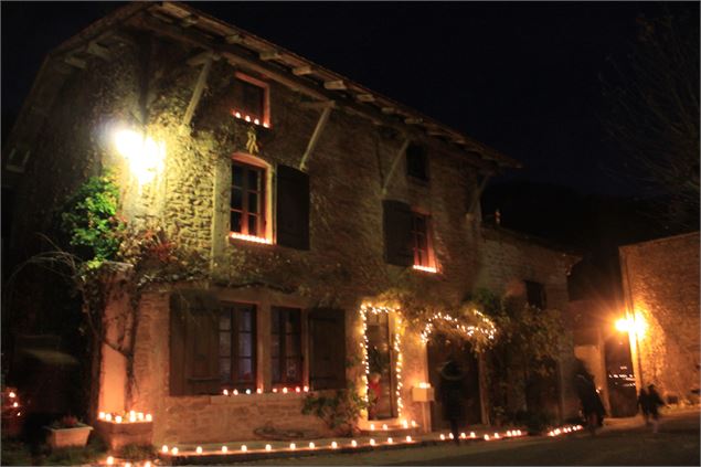 illuminations à la bougie 8 décembre à St-Sorlin-en-Bugey - Sabrina Megani