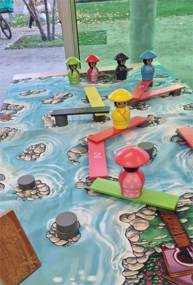 Jeux de société, villes animées et campagnes enchantées_Annecy - © Studio CC