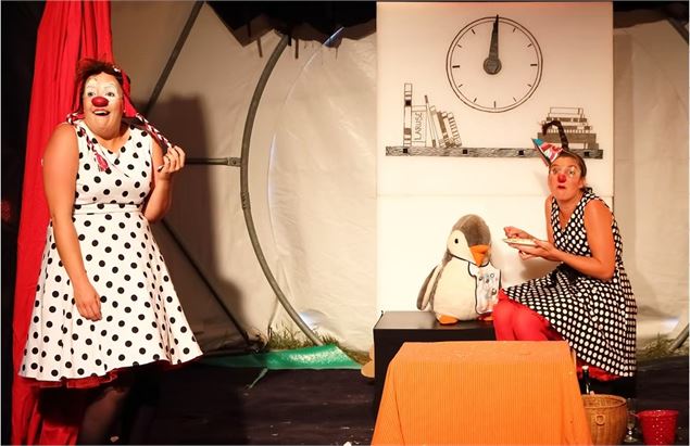 Mardi des enfants - Spectacle ''Ça fond !''_Saint-Gervais-les-Bains - Clowns tisseuses et CIE