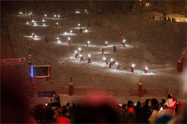 Descente aux torches enfants - Chaudanne & Mottaret ESF_Méribel