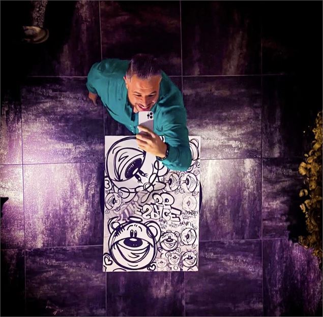 Mr Lemdi - Rencontre avec l'artiste et ateliers créatifs_Les Allues - Propriétaire