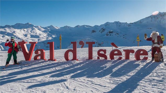 Le Père Noël arrive sur les pistes_Val-d'Isère - Val d'Isère Tourisme