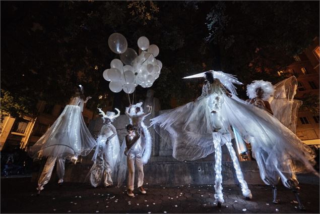 La parade de noël : La louve et le héron_Méribel