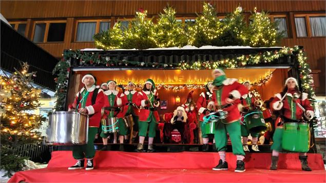 Batucada de lutins - La Magie de Noël à la Plagne