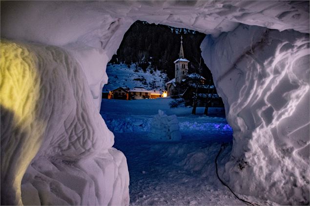 Grotte de neige sculptée - OTGP