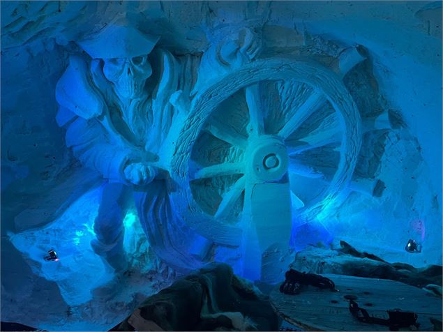 Sculpture sur neige pirate 1 - OTGP