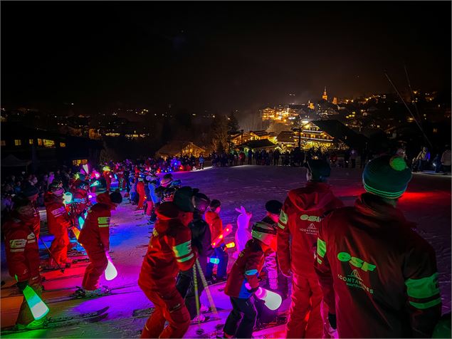 Descente aux flambeaux des moniteurs aux Contamines Montjoie
