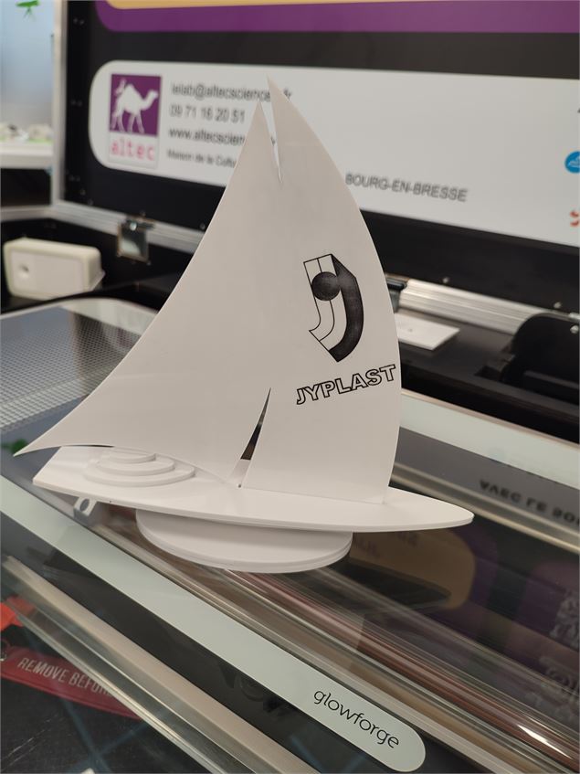 Bateau réalisé à l'aide de la découpeuse laser - Altec