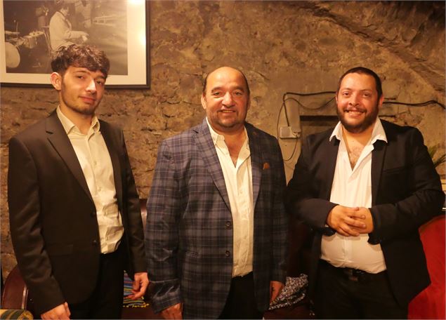 Trio jazz manouche : Nitcho REINHARDT, Sébastien et Esteban FELIX