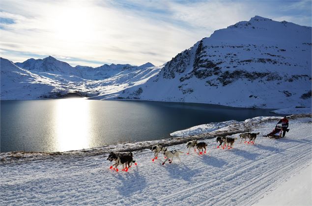 Un équipage au bord du lac du Mont Cenis - Kciop