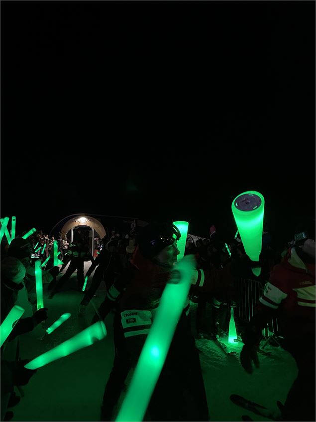 Descente aux flambeaux caritative au profit de l’association Grégory Lemarchal_Les Saisies