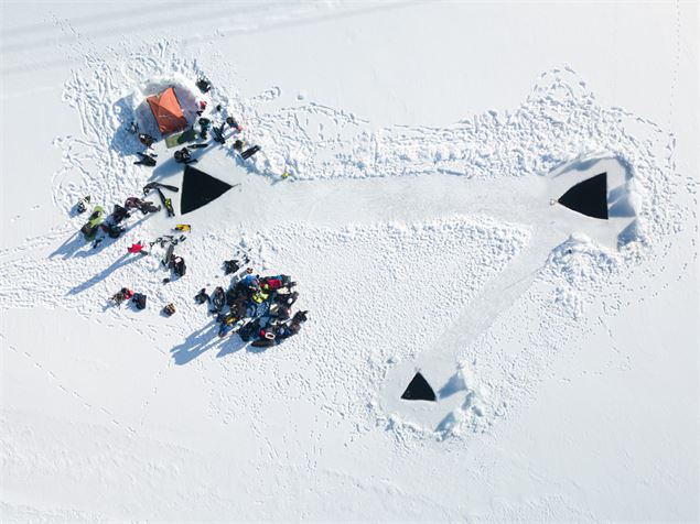 retenue collinaire pendant une séance d'apnée sous glace - D. Cuvelier