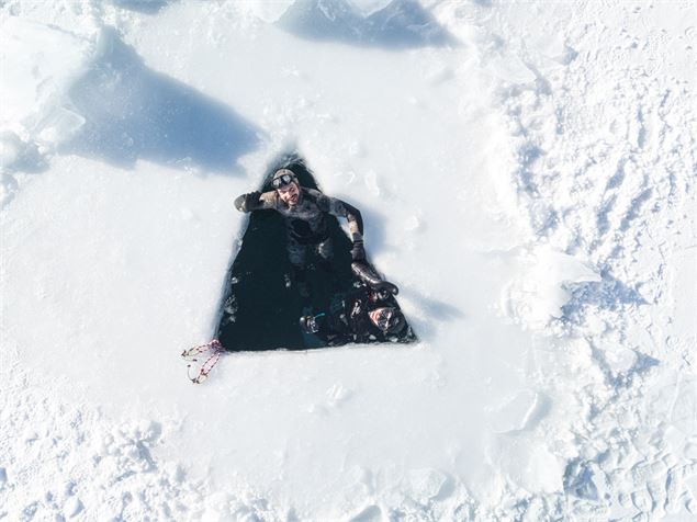 plongeur sous glace - D. Cuvelier