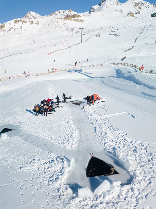 retenue collinaire pendant une séance d'apnée sous glace - D. Cuvelier