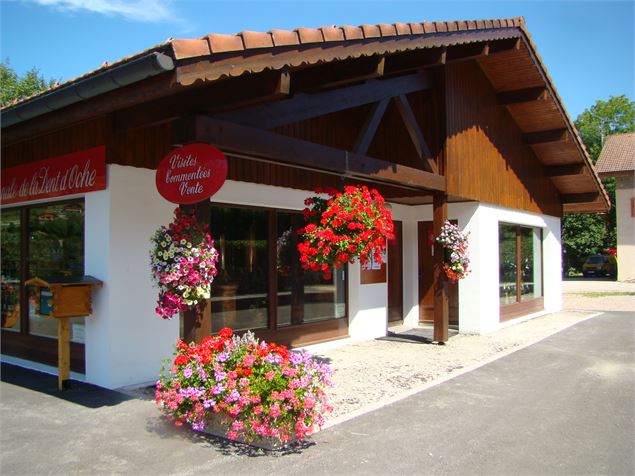 extérieur de la distillerie - Bernex Mairie