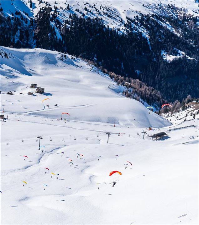 Speedriding sur le plateau d'Arrondaz - OTHMV